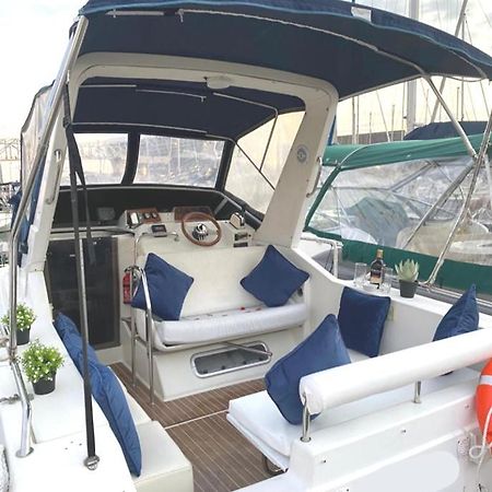 El Barco De Las Fiestas Sant Adria de Besos Ngoại thất bức ảnh